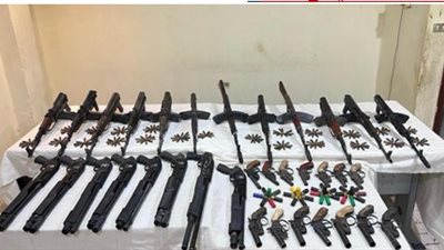 ضبط 21 قضية مخدرات و52 قطعة سلاح ناري فى أسوان وأسيوط ودمياط 