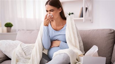 علاج نزلات البرد أثناء الحمل من الطبيعة