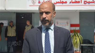 طارق عبد العال يترشح رسميا في انتخابات الزمالك (صور)