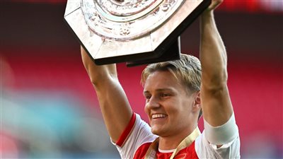 أرسنال يخطط لتجديد عقد النرويجي أوديجارد 