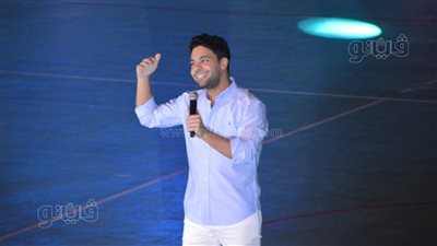 أحمد جمال يشعل حفل أسبوع شباب الجامعات بحلوان(صور)