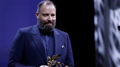 فيلم poor things يفوز بجائزة الأسد الذهبي للدورة 80 في مهرجان فينيسيا