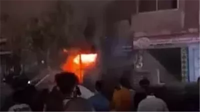 إخماد حريق هائل نشب داخل محل بإمبابة (صور) 