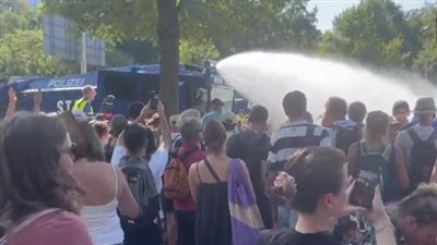 اعتقال 2400 ناشط بيئي خلال مظاهرة احتجاجية في لاهاي الهولندية