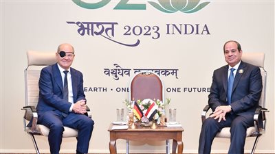 السيسي يلتقي المستشار الألماني ويشيد بتطور العلاقات في كافة المجالات 