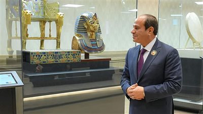 السيسي يتفقد النماذج الأثرية المصرية ضمن المعروضات التاريخية للدول المشاركة في قمة العشرين (صور)