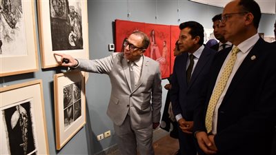 وزير الرياضة ورئيس جامعة حلوان وعدد من رؤساء الجامعات يفتتحون معرض الكليات الفنية