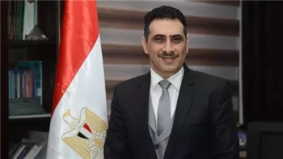  خبيراقتصادي: الانضمام لـ بريكس يحل مشكلة المعروض من الدولار 