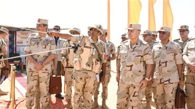 رئيس أركان حرب القوات المسلحة يتفقد المراحل التدريبية بنطاق المنطقة المركزية العسكرية 