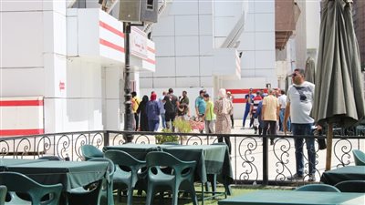 إضراب عمال الزمالك بسبب تأخر الرواتب (فيديو)