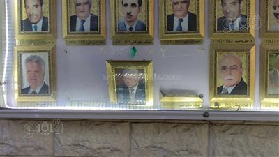 تحطيم اللوحة الشرفية لرؤساء الزمالك لإزالة صورة مرتضى منصور (صور)