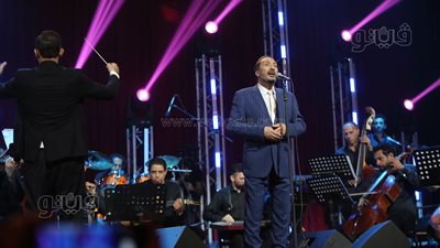 علي الحجار يغني 