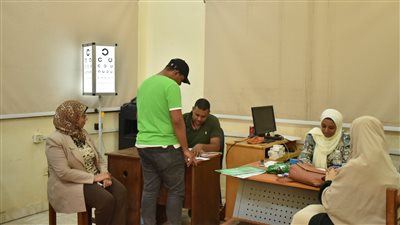 بدء توقيع الكشف الطبي على الطلاب المستجدين بجامعة الأقصر