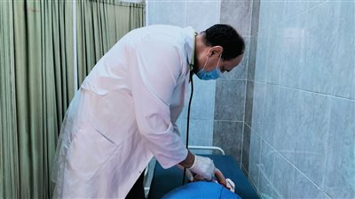 توقيع الكشف المجاني على 1578 مواطنا بقافلة طبية بالسادات في المنوفية (صور)