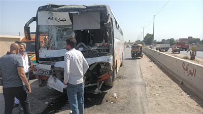 إصابة 12 شخصا في تصادم حافلتين بطريق الإسماعيلية - الزقازيق الزراعي 