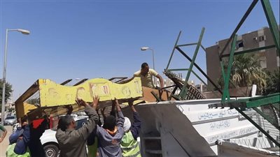 رئيس جهاز الشروق يشن حملة لرفع الإشغالات والباعة الجائلين بالمدينة