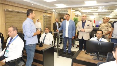 وزير التنمية المحلية ومحافظ بني سويف يتفقدان مركز السيطرة والطوارئ