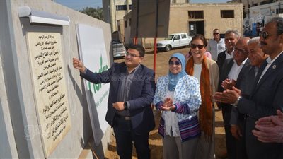 احتفالا بيوم الفلاح، نائب محافظ بني سويف يفتتح وحدة الخضروات بإبشنا 