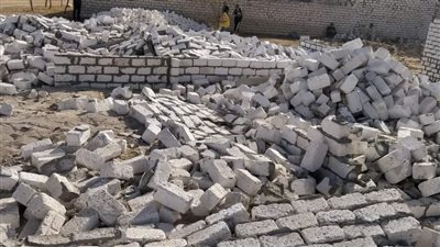 إزالة 130 حالة تعد بالبناء المخالف على الأرض الزراعية وأملاك الدولة بالمنيا