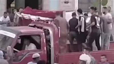 الفيوم تشيع جثمان شاب قتل في إيطاليا وعثر عليه بدون رأس وذراعين