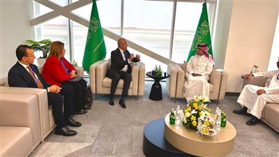 وزير الإسكان يبحث مع نظيره السعودي استراتيجيات التعاون