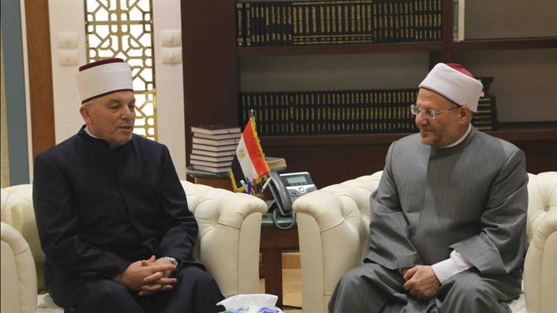 مفتي الجمهورية مع