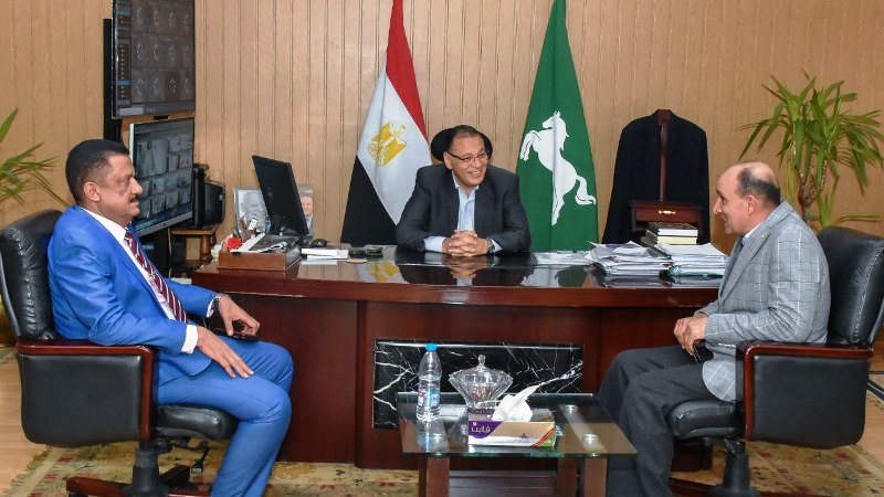 محافظ الشرقية يلتقى