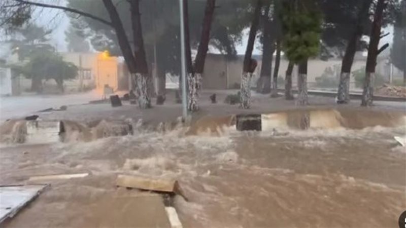 تدفق المياه بمدينة