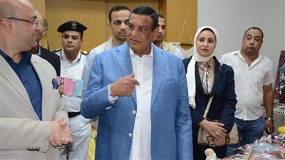وزير التنمية المحلية ومحافظ بني سويف يفتتحان معرض 