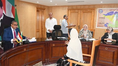 محافظ الفيوم يوجه بتوفير عدد من المساعدات المالية للأسر الأولى بالرعاية