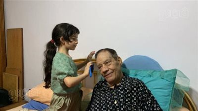 حلمي بكر لـ فيتو: دخلت المستشفى على رجلي وخرجت بكرسي متحرك.. وحفلات السعودية تذكرنا بعظمة مصر (فيديو)