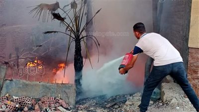 بالصور، إخماد حريق بأرض فضاء بجوار فندق في الهرم دون إصابات