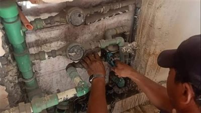 استمرار أعمال الرصد والإزالة الفورية لوصلات المياه غير القانونية بدمياط الجديدة