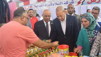 محافظ القليوبية يفتتح معرض أهلا مدارس للمستلزمات والأدوات المدرسية ببنها