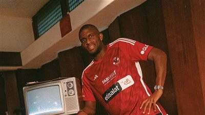 هذه هي ثقافتنا، أول دروس الانتماء من الأهلي للفرنسي موديست (صور)