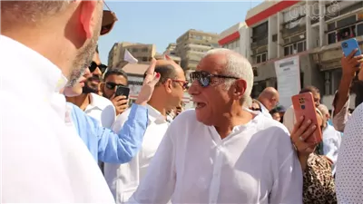 حسين لبيب يهتف مع أعضاء الزمالك أغنية: يا ليالي عودي تاني (فيديو) 