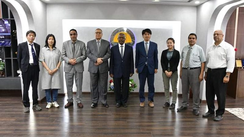 وفد ياباني بجامعة