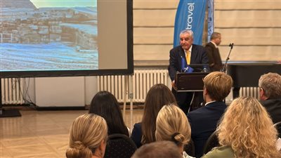 زاهي حواس يكشف آخر اكتشافات التنقيب عن الآثار بسقارة 