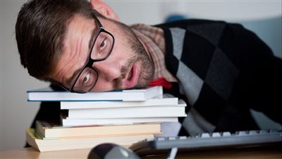  أسباب الإرهاق والتعب المستمر، ومتى تذهب للطبيب؟