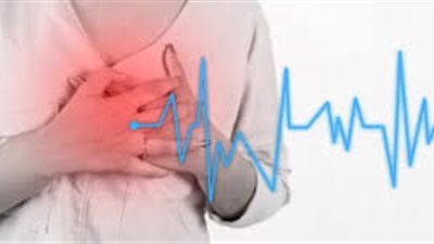 منها ألم الصدر وضيق التنفس، أخطر أعراض انسداد الشرايين وأسبابها 