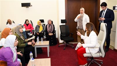 وزيرة الهجرة تدعو لاجتماع طارئ لبحث شكاوى الطلاب المصريين في السودان