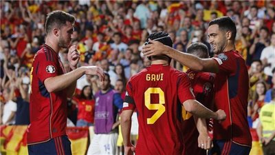 تصفيات أوروبا، التعادل السلبي يحسم الشوط الأول بين إسبانيا وأسكتلندا 