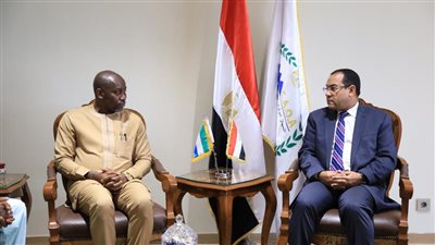 رئيس التنظيم والإدارة يستقبل وزير الإدارة العامة والشئون السياسية بدولة سيراليون