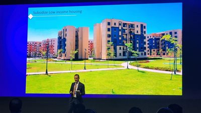 الإسكان تستعرض 