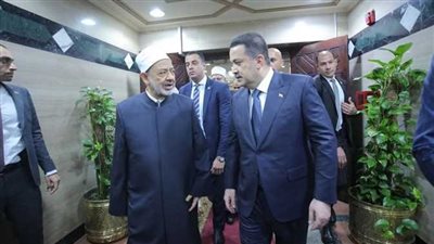 شيخ الأزهر يتلقى اتصالًا هاتفيا من رئيس الوزراء العراقي ويجدد دعوته لزيارة بلاد الرافدين 
