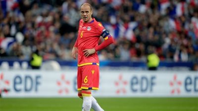 صاحب أطول مسيرة دولية في التاريخ يعتزل كرة القدم 