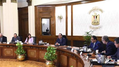 رئيس الوزراء يتابع موقف المبادرة الرئاسية 