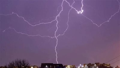 حقيقة برق ضرب السماء قبل زلزال المغرب 