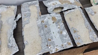 ضبط 3 كيلو مخدرات داخل لعب أطفال في مطار القاهرة (صور)