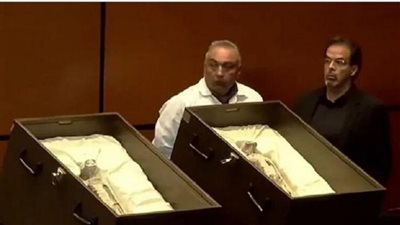 عرض جثث لكائنات فضائية في برلمان المكسيك، 30% اختلاف عن البشر (صور)
